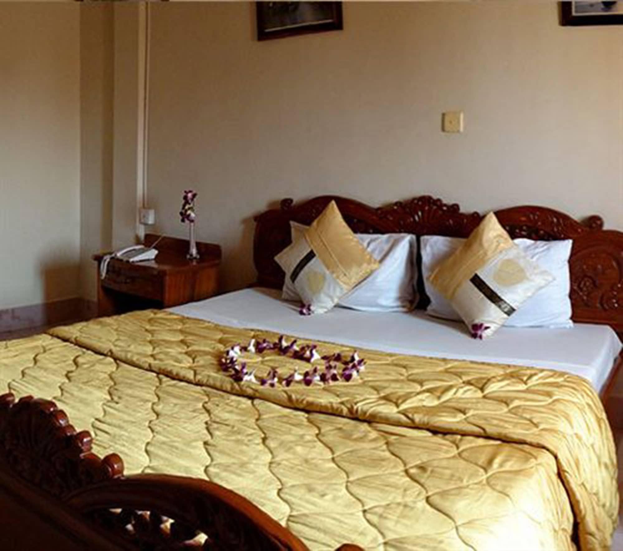 Star Hotel Battambang Exterior photo