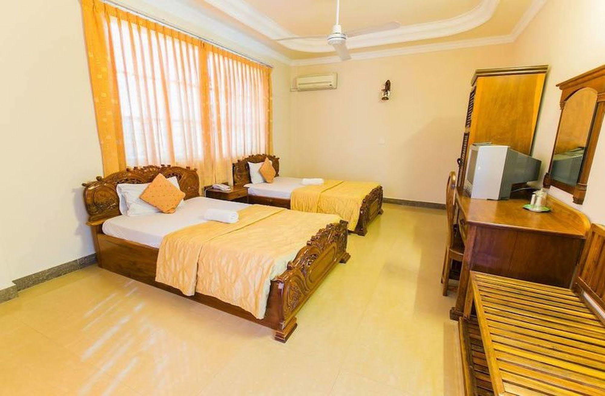 Star Hotel Battambang Exterior photo